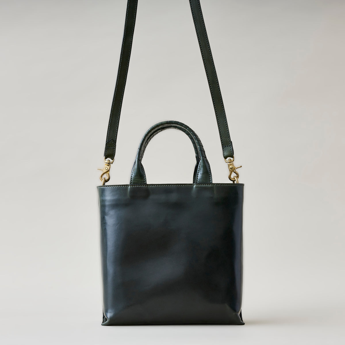 trace tote / co23fwtt020 / cordovan – cornelian taurus by daisuke 