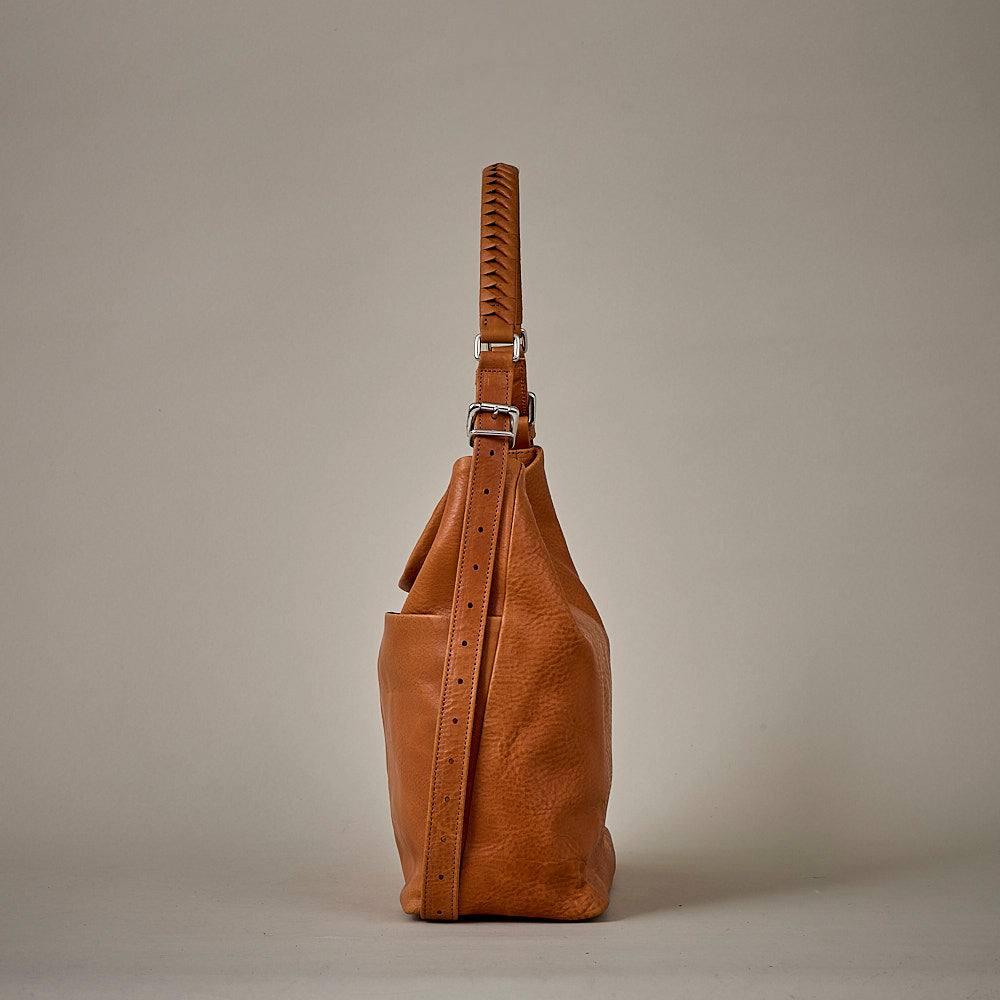 parallel shoulder MP / co22fwpsm020 / cow leather – cornelian 