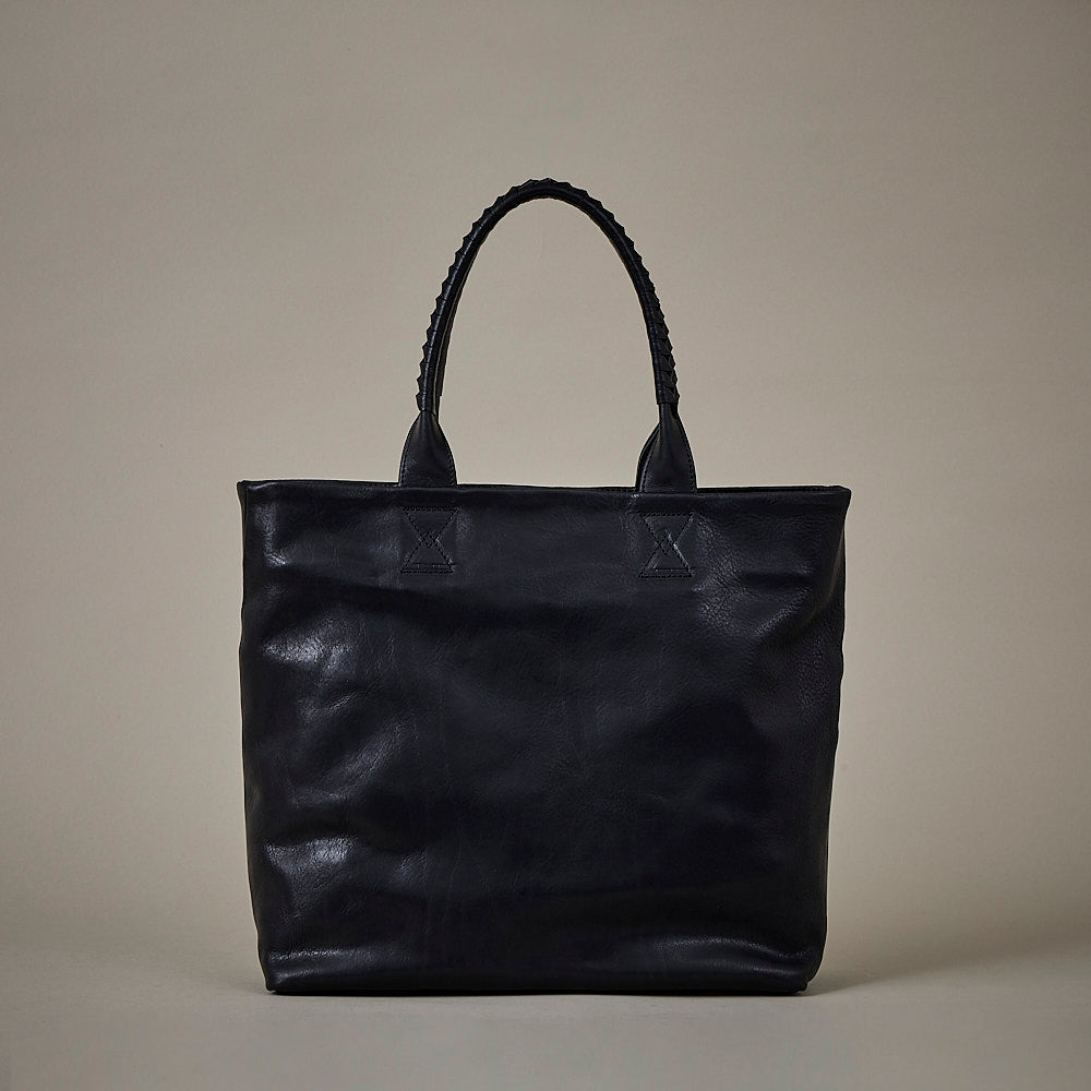 parallel tote MP / co22fwptm020 / cow leather – cornelian taurus by daisuke  iwanaga